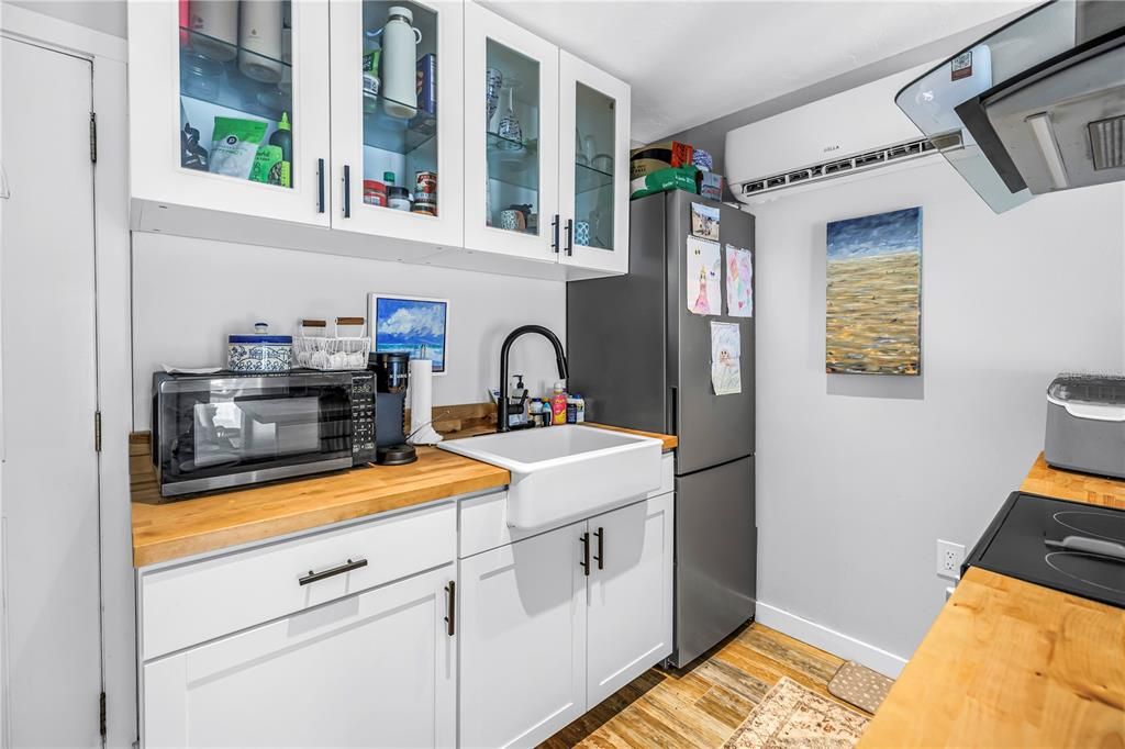 For Sale: $1,275,000 (3 beds, 3 baths, 1922 Square Feet)