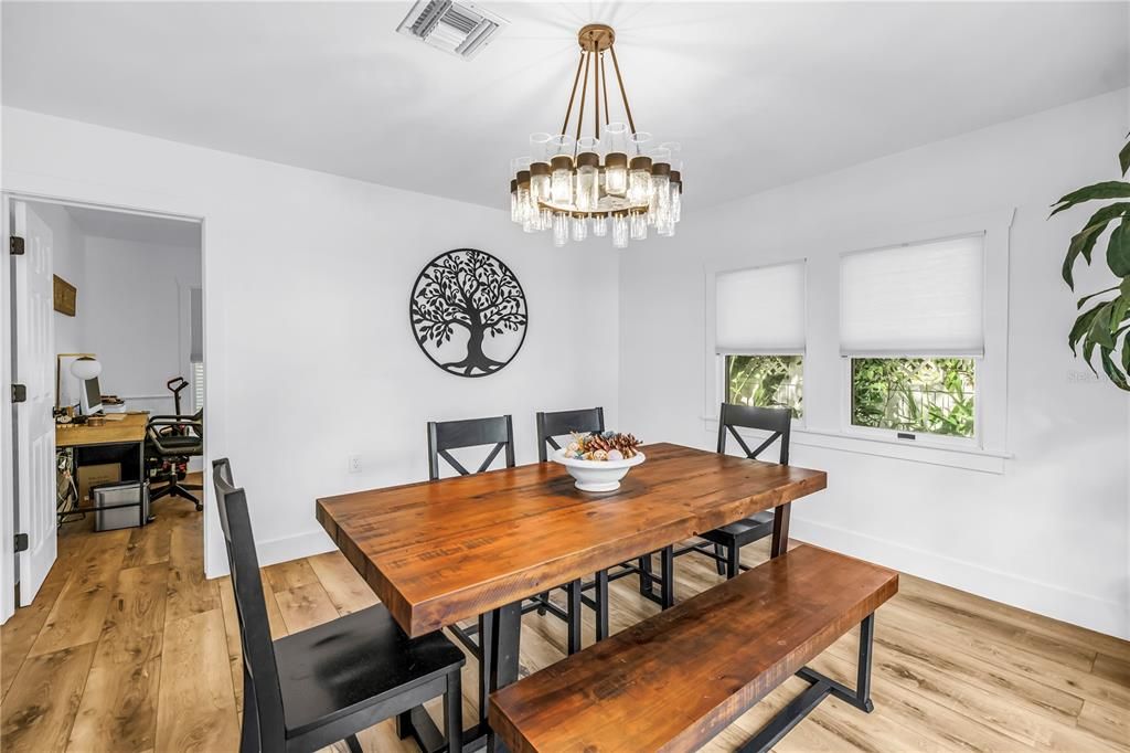 For Sale: $1,275,000 (3 beds, 3 baths, 1922 Square Feet)