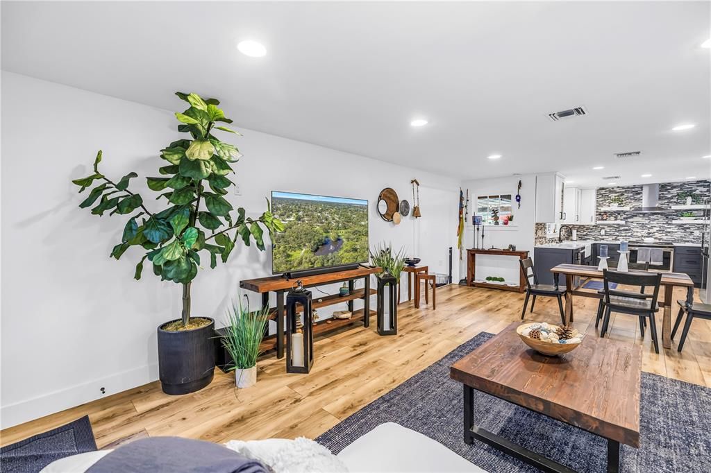 For Sale: $1,275,000 (3 beds, 3 baths, 1922 Square Feet)