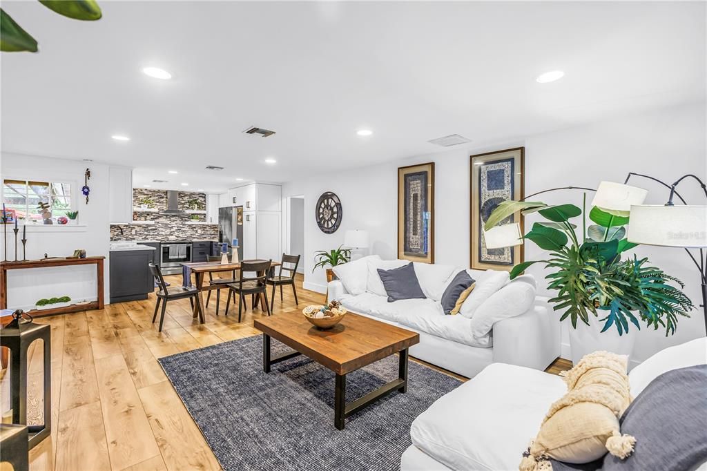 For Sale: $1,275,000 (3 beds, 3 baths, 1922 Square Feet)