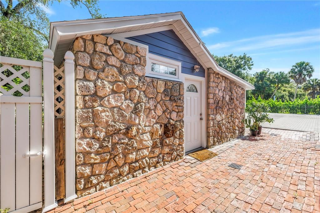 For Sale: $1,275,000 (3 beds, 3 baths, 1922 Square Feet)