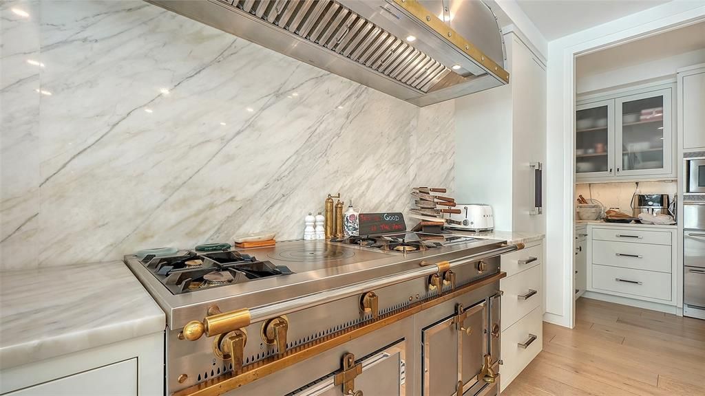 For Sale: $13,900,000 (6 beds, 6 baths, 6862 Square Feet)