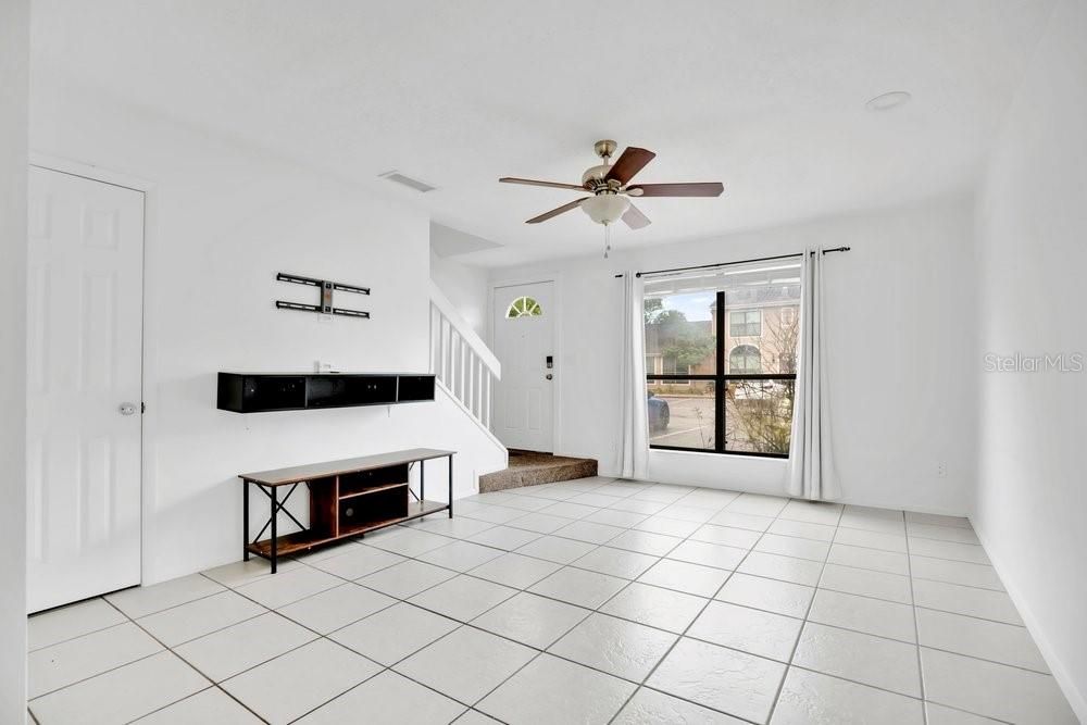 For Sale: $244,900 (2 beds, 2 baths, 1156 Square Feet)