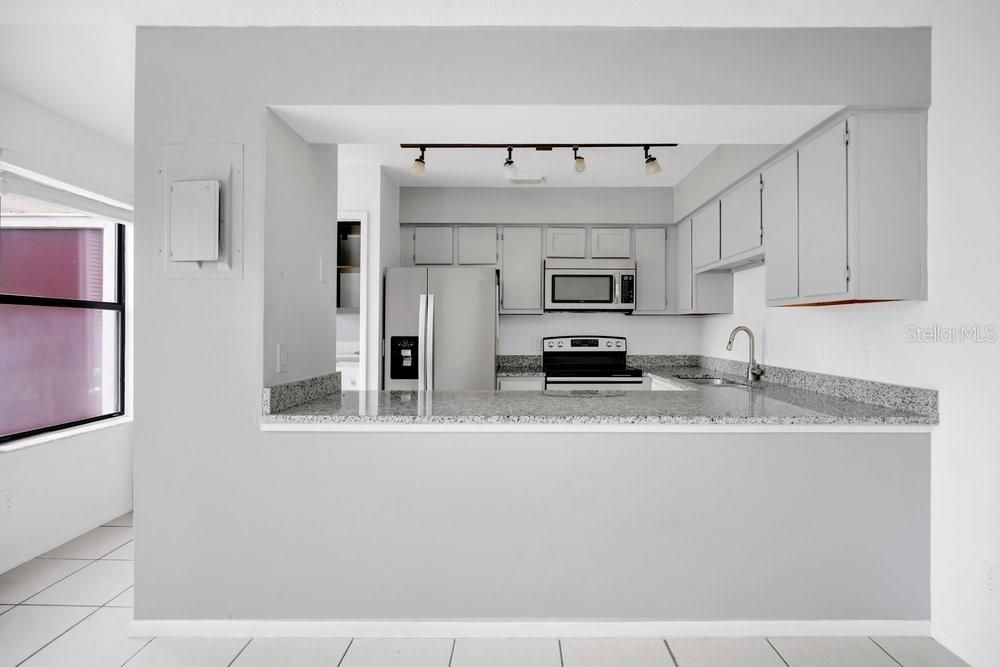 For Sale: $244,900 (2 beds, 2 baths, 1156 Square Feet)