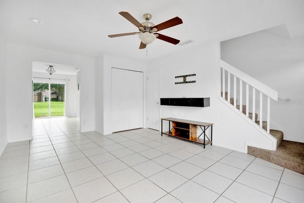 For Sale: $244,900 (2 beds, 2 baths, 1156 Square Feet)