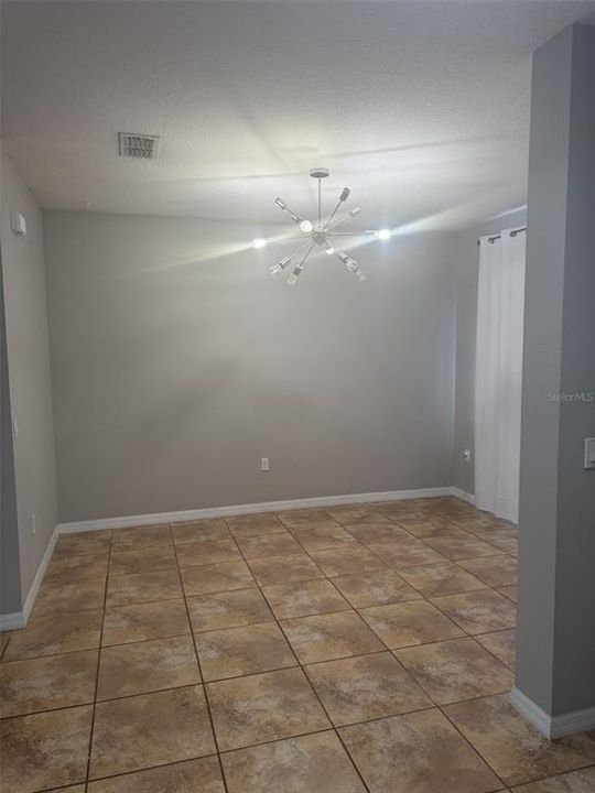 En Renta: $2,000 (3 camas, 2 baños, 1490 Pies cuadrados)