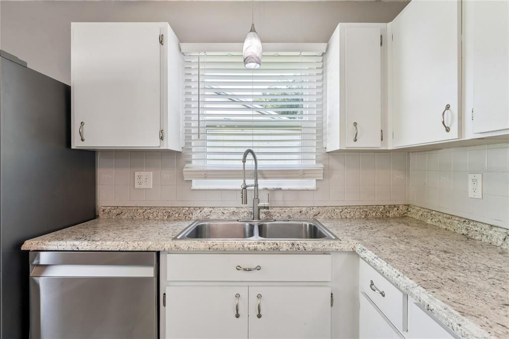 For Sale: $254,900 (3 beds, 2 baths, 1245 Square Feet)