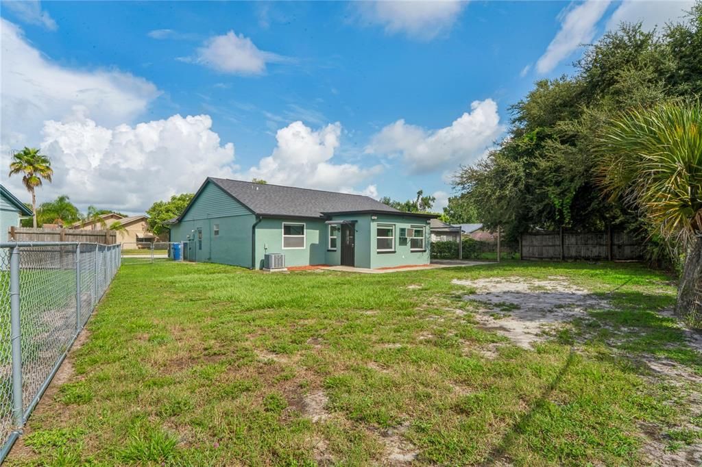 For Sale: $254,900 (3 beds, 2 baths, 1245 Square Feet)