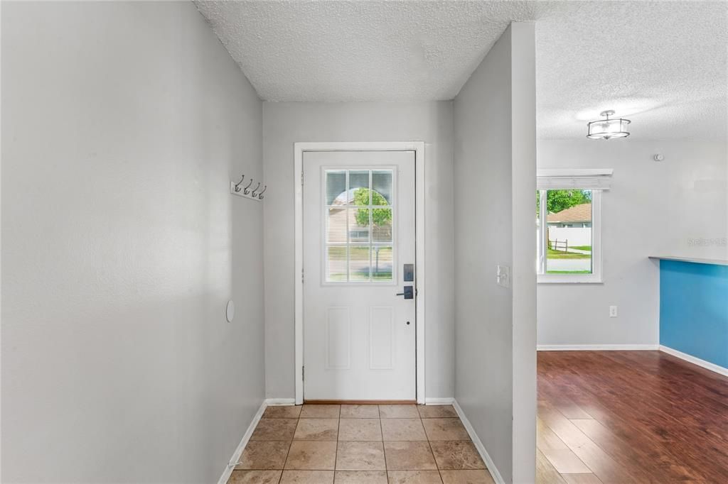 For Sale: $254,900 (3 beds, 2 baths, 1245 Square Feet)