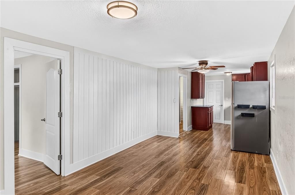 For Sale: $189,900 (3 beds, 1 baths, 1059 Square Feet)