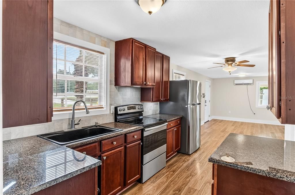 For Sale: $189,900 (3 beds, 1 baths, 1059 Square Feet)