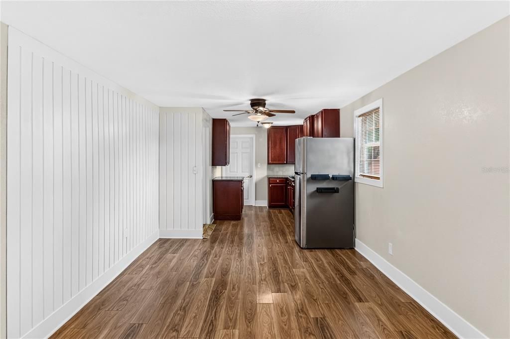 For Sale: $189,900 (3 beds, 1 baths, 1059 Square Feet)