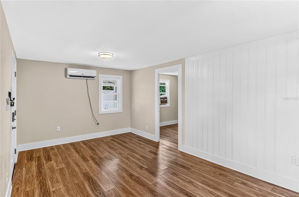 For Sale: $189,900 (3 beds, 1 baths, 1059 Square Feet)