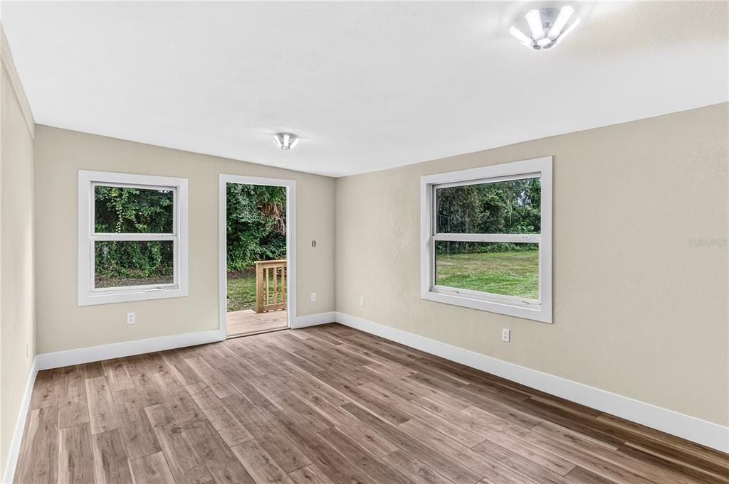 For Sale: $189,900 (3 beds, 1 baths, 1059 Square Feet)