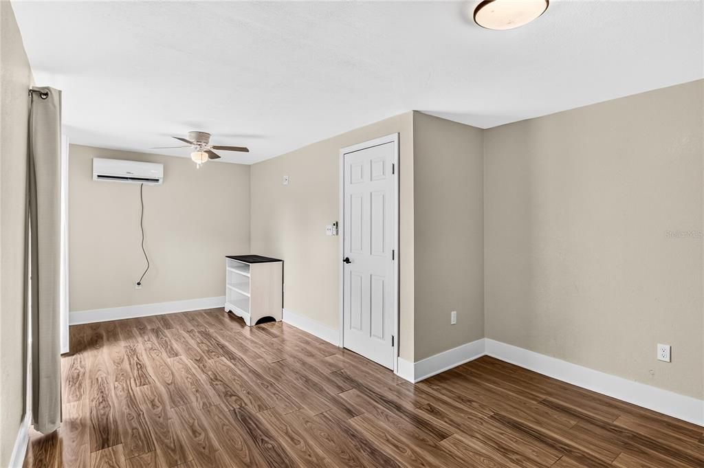 For Sale: $189,900 (3 beds, 1 baths, 1059 Square Feet)