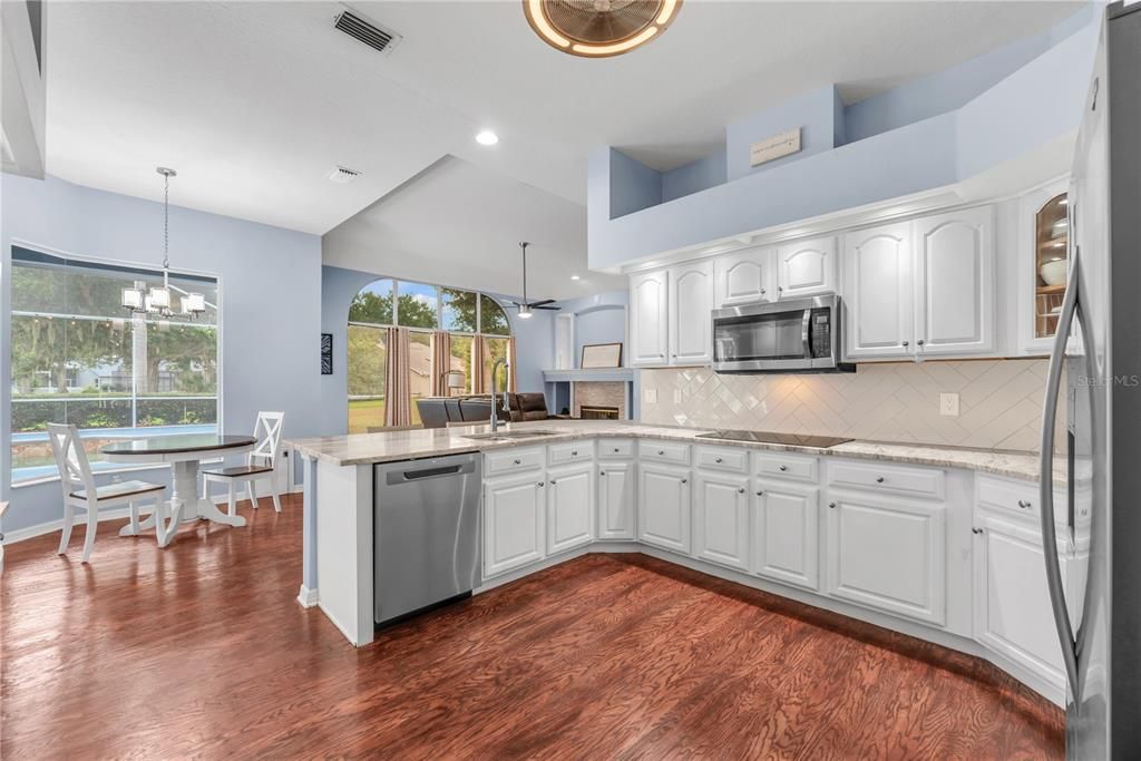 For Sale: $639,900 (4 beds, 3 baths, 3052 Square Feet)