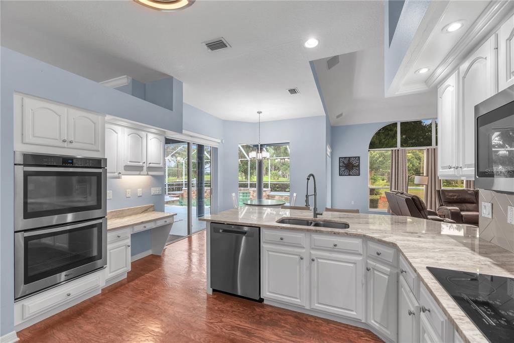For Sale: $639,900 (4 beds, 3 baths, 3052 Square Feet)