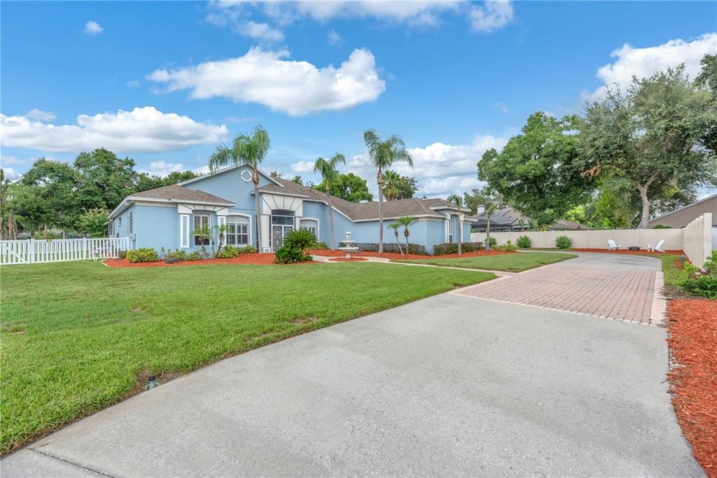 For Sale: $639,900 (4 beds, 3 baths, 3052 Square Feet)