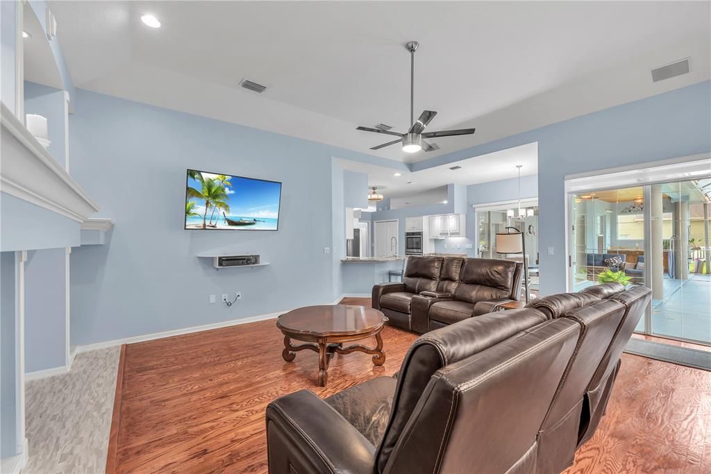 For Sale: $639,900 (4 beds, 3 baths, 3052 Square Feet)
