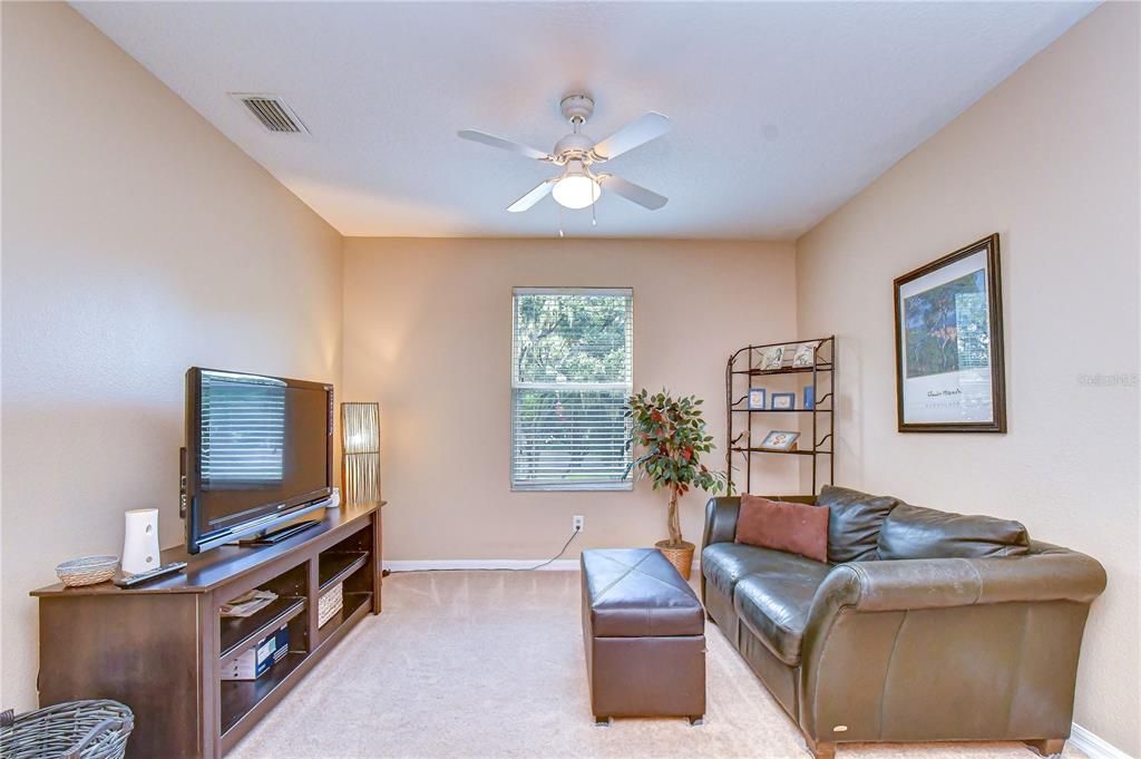 For Sale: $300,000 (3 beds, 2 baths, 1822 Square Feet)