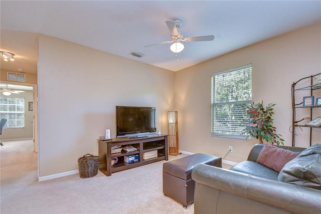 For Sale: $300,000 (3 beds, 2 baths, 1822 Square Feet)