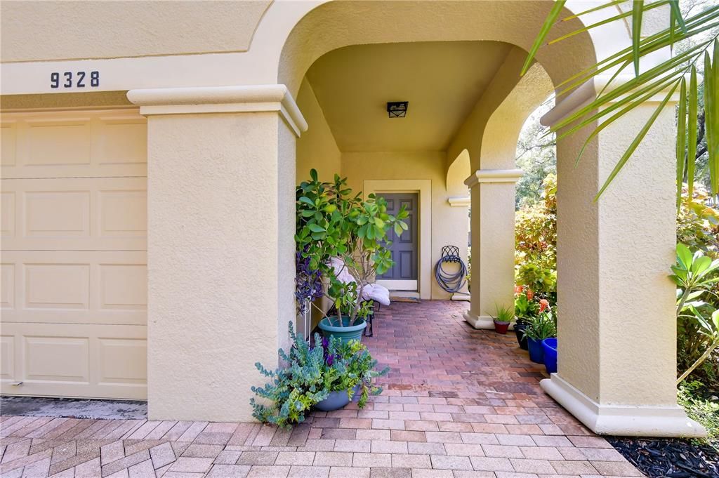 For Sale: $300,000 (3 beds, 2 baths, 1822 Square Feet)
