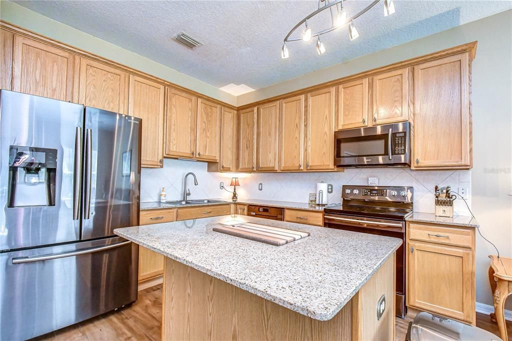 For Sale: $300,000 (3 beds, 2 baths, 1822 Square Feet)