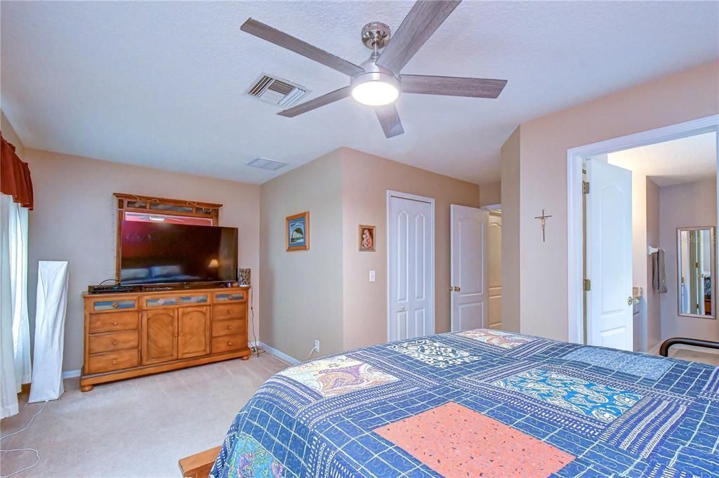 For Sale: $300,000 (3 beds, 2 baths, 1822 Square Feet)
