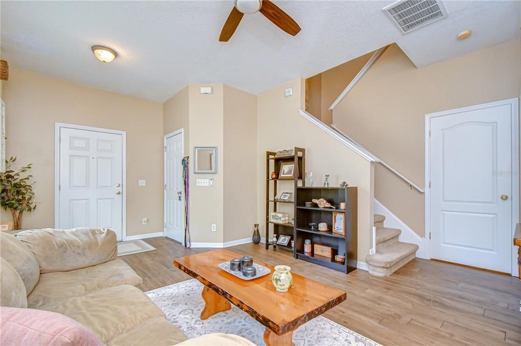For Sale: $300,000 (3 beds, 2 baths, 1822 Square Feet)