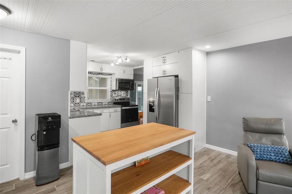 Activo con contrato: $599,000 (3 camas, 2 baños, 1329 Pies cuadrados)