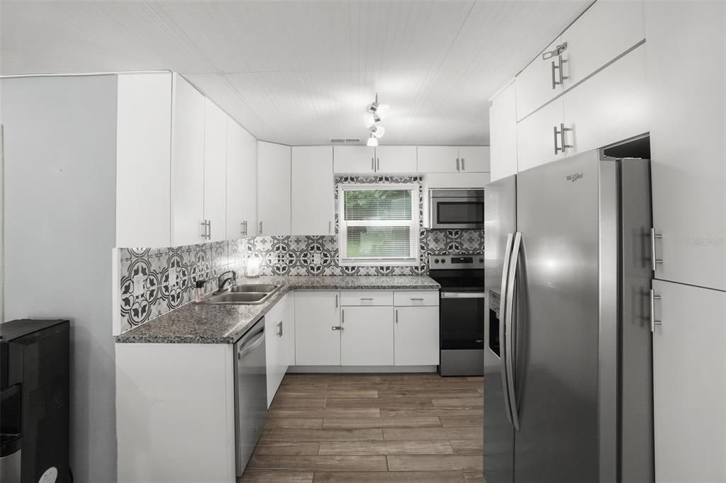 Activo con contrato: $599,000 (3 camas, 2 baños, 1329 Pies cuadrados)