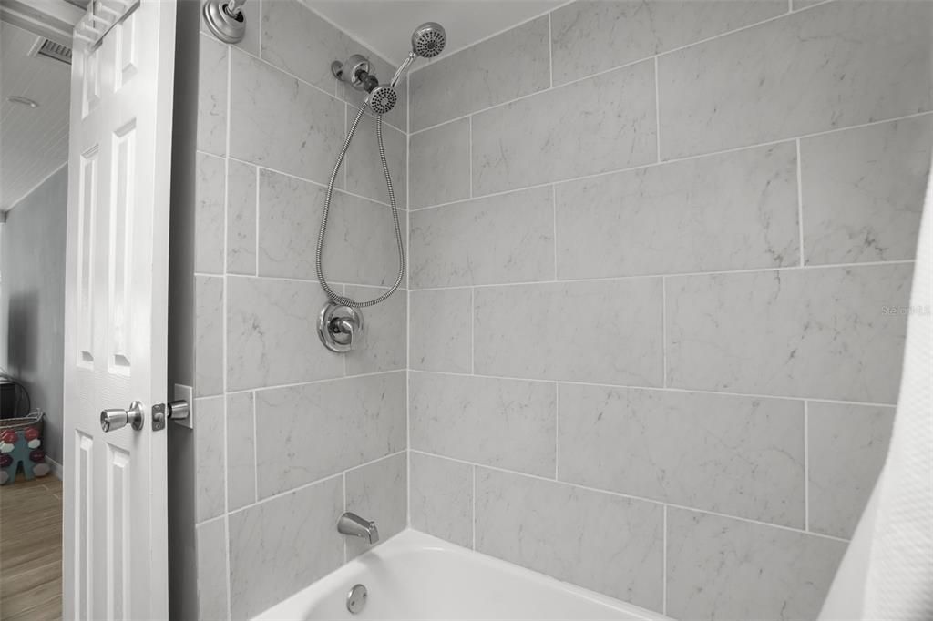 Activo con contrato: $599,000 (3 camas, 2 baños, 1329 Pies cuadrados)