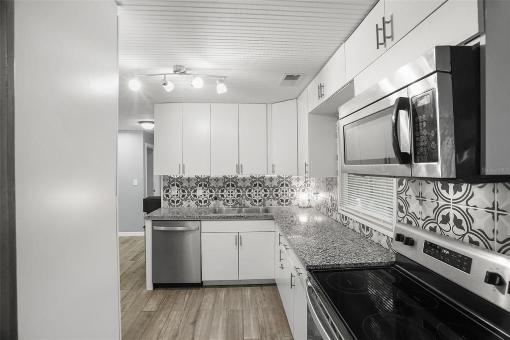 Activo con contrato: $599,000 (3 camas, 2 baños, 1329 Pies cuadrados)