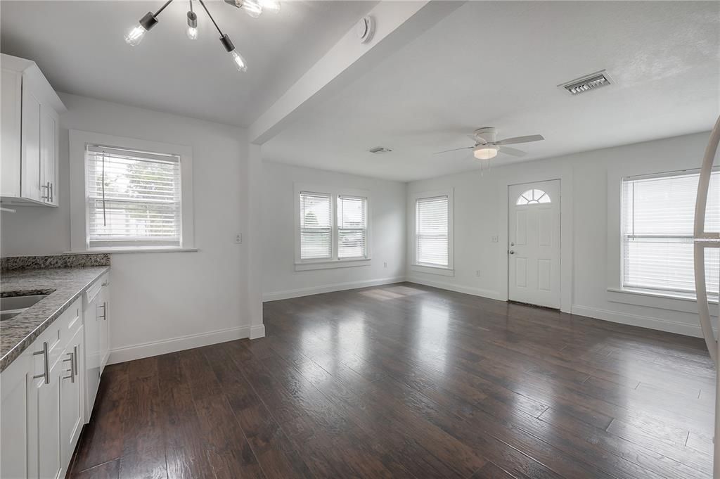 For Sale: $375,000 (3 beds, 0 baths, 1338 Square Feet)