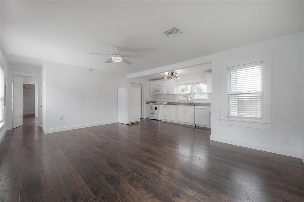 For Sale: $375,000 (3 beds, 0 baths, 1338 Square Feet)