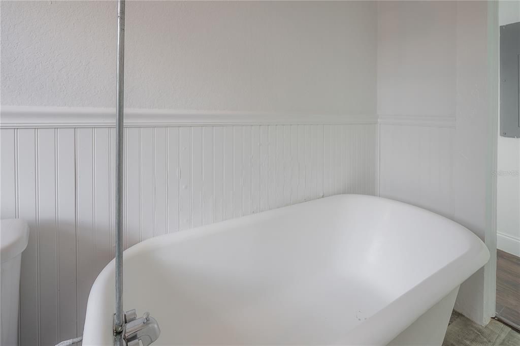 For Sale: $375,000 (3 beds, 0 baths, 1338 Square Feet)