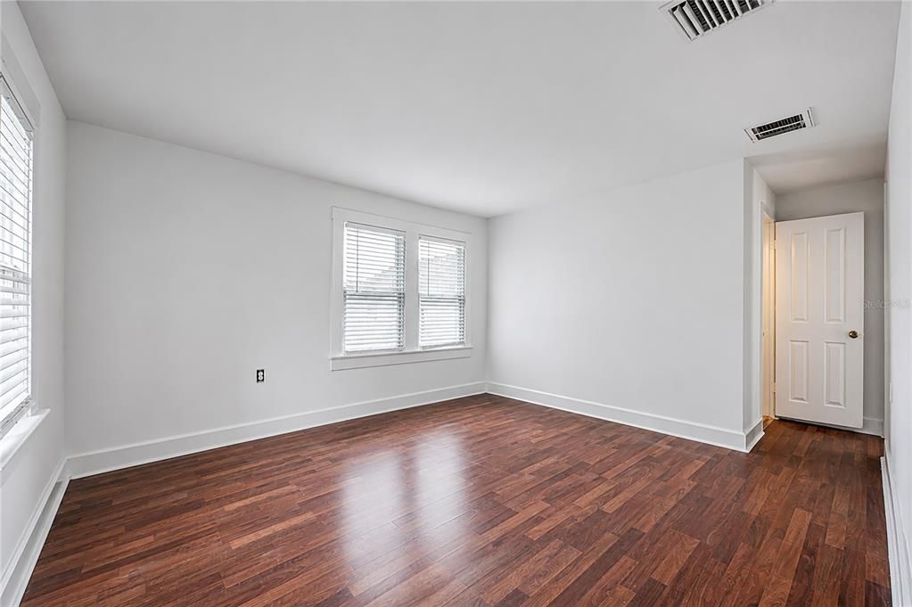 For Sale: $375,000 (3 beds, 0 baths, 1338 Square Feet)