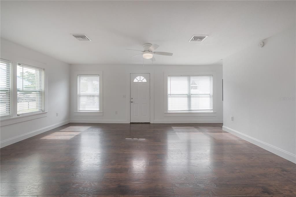 For Sale: $375,000 (3 beds, 0 baths, 1338 Square Feet)