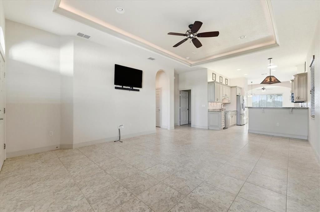 For Sale: $519,000 (2 beds, 2 baths, 1945 Square Feet)