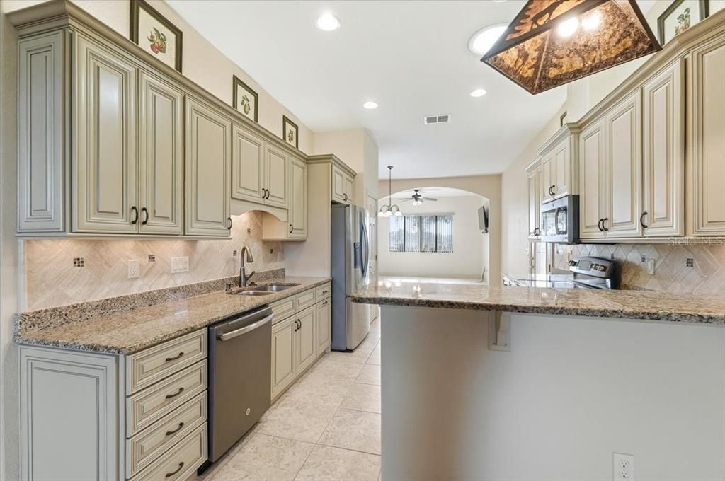 For Sale: $519,000 (2 beds, 2 baths, 1945 Square Feet)