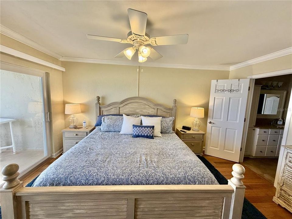 For Sale: $939,000 (3 beds, 2 baths, 1200 Square Feet)