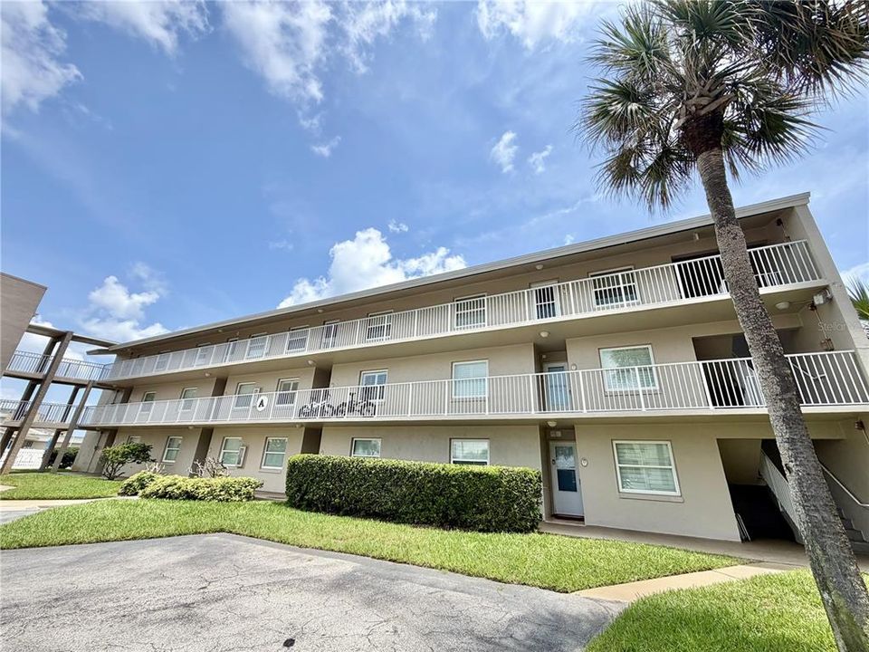 For Sale: $939,000 (3 beds, 2 baths, 1200 Square Feet)