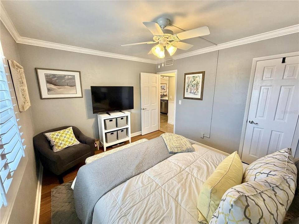 For Sale: $939,000 (3 beds, 2 baths, 1200 Square Feet)