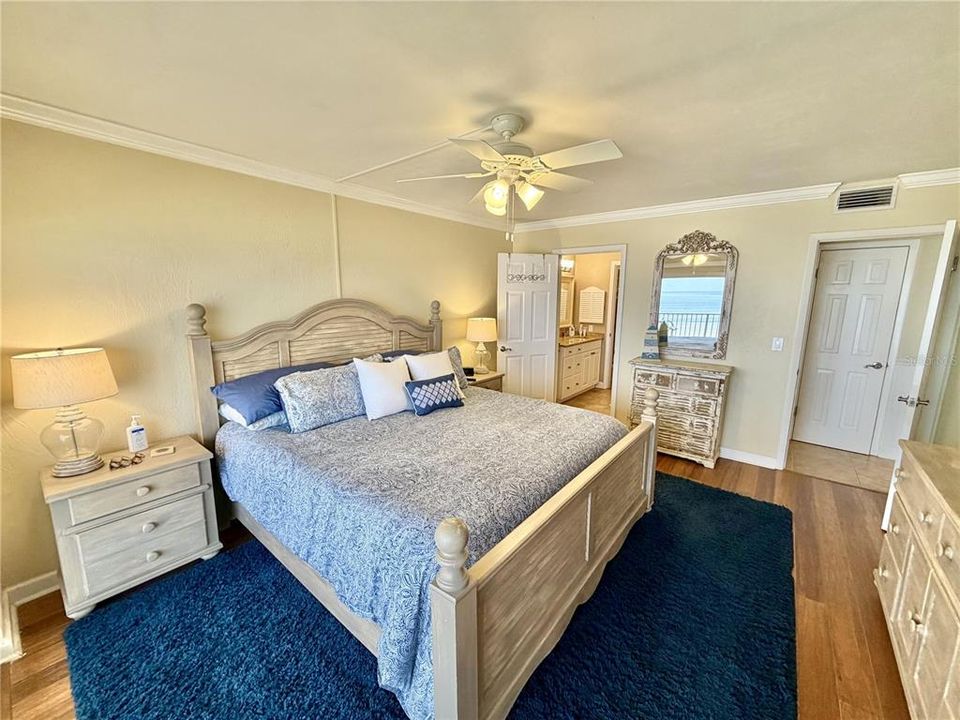 For Sale: $939,000 (3 beds, 2 baths, 1200 Square Feet)