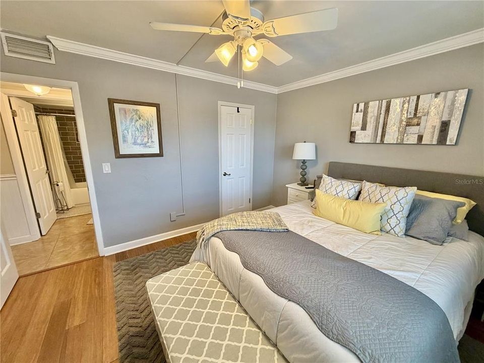 For Sale: $939,000 (3 beds, 2 baths, 1200 Square Feet)