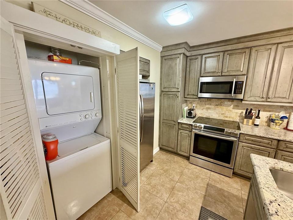 For Sale: $939,000 (3 beds, 2 baths, 1200 Square Feet)