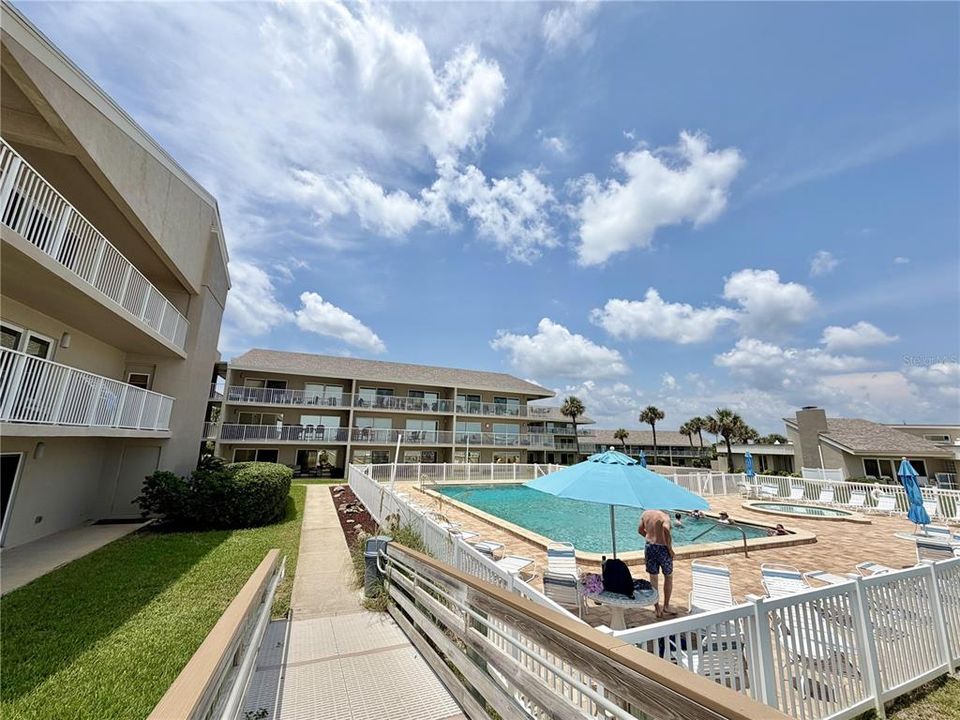 For Sale: $939,000 (3 beds, 2 baths, 1200 Square Feet)