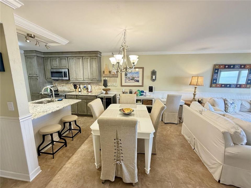 For Sale: $939,000 (3 beds, 2 baths, 1200 Square Feet)
