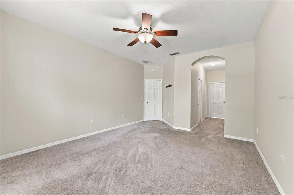 For Sale: $264,900 (3 beds, 2 baths, 1432 Square Feet)