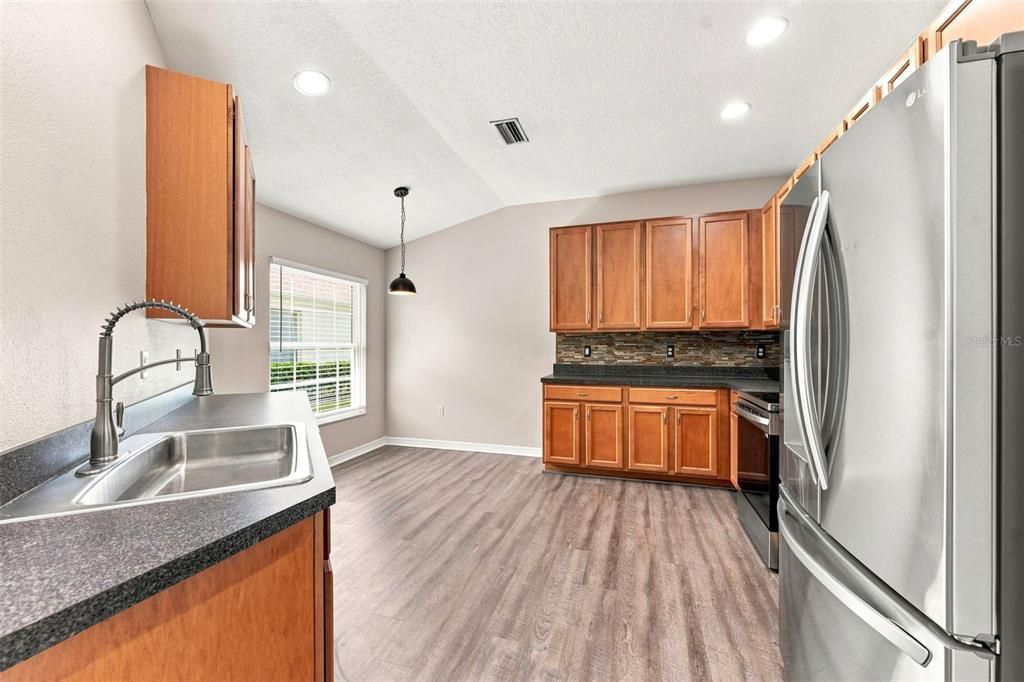 For Sale: $264,900 (3 beds, 2 baths, 1432 Square Feet)